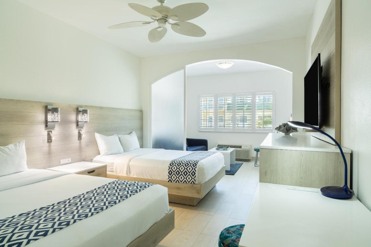 Ports Of Call Resort Grace Bay Kültér fotó