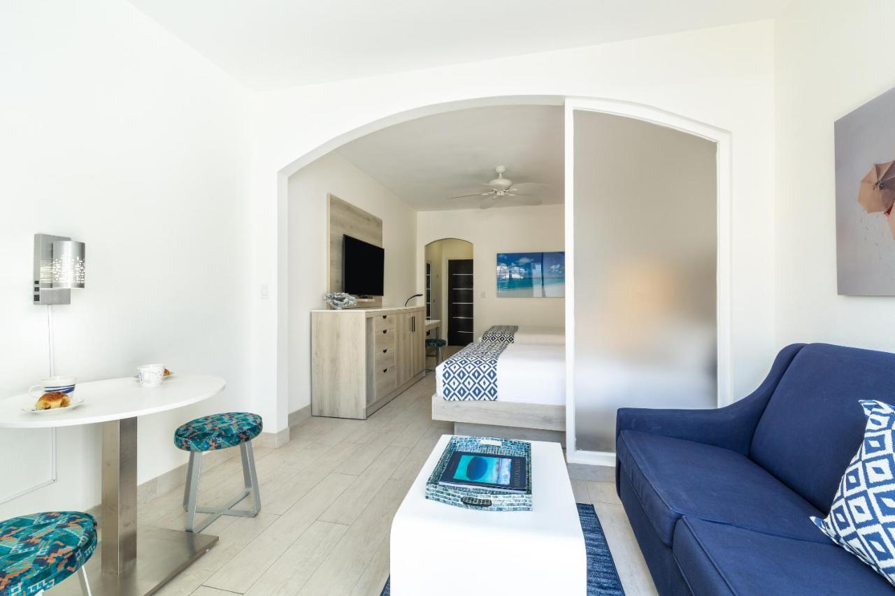 Ports Of Call Resort Grace Bay Szoba fotó