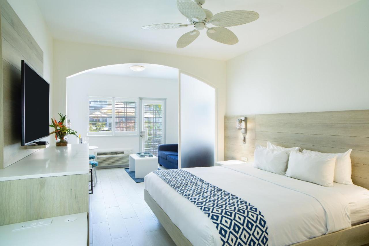 Ports Of Call Resort Grace Bay Kültér fotó