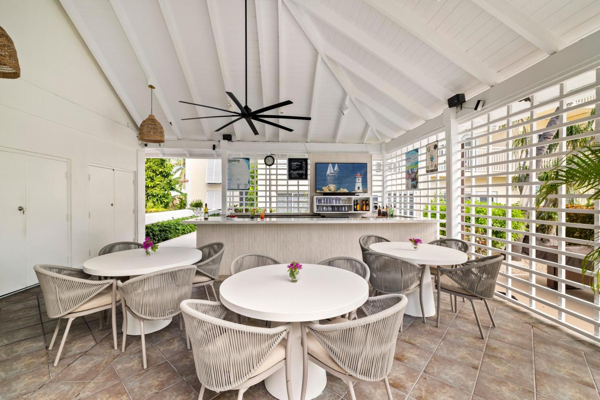 Ports Of Call Resort Grace Bay Kültér fotó
