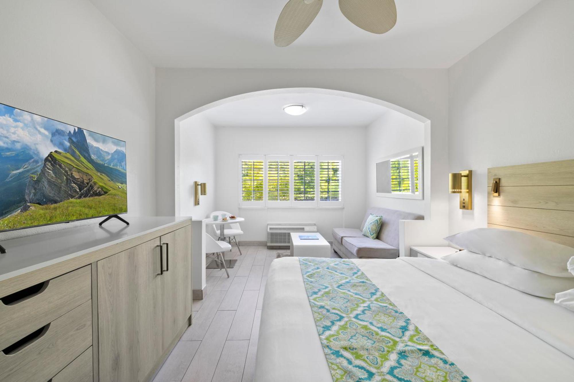 Ports Of Call Resort Grace Bay Kültér fotó